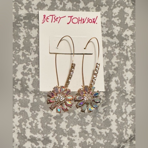 Betsey Johnson Elegant Floral Crystal Earrings - Picture 1 of 1